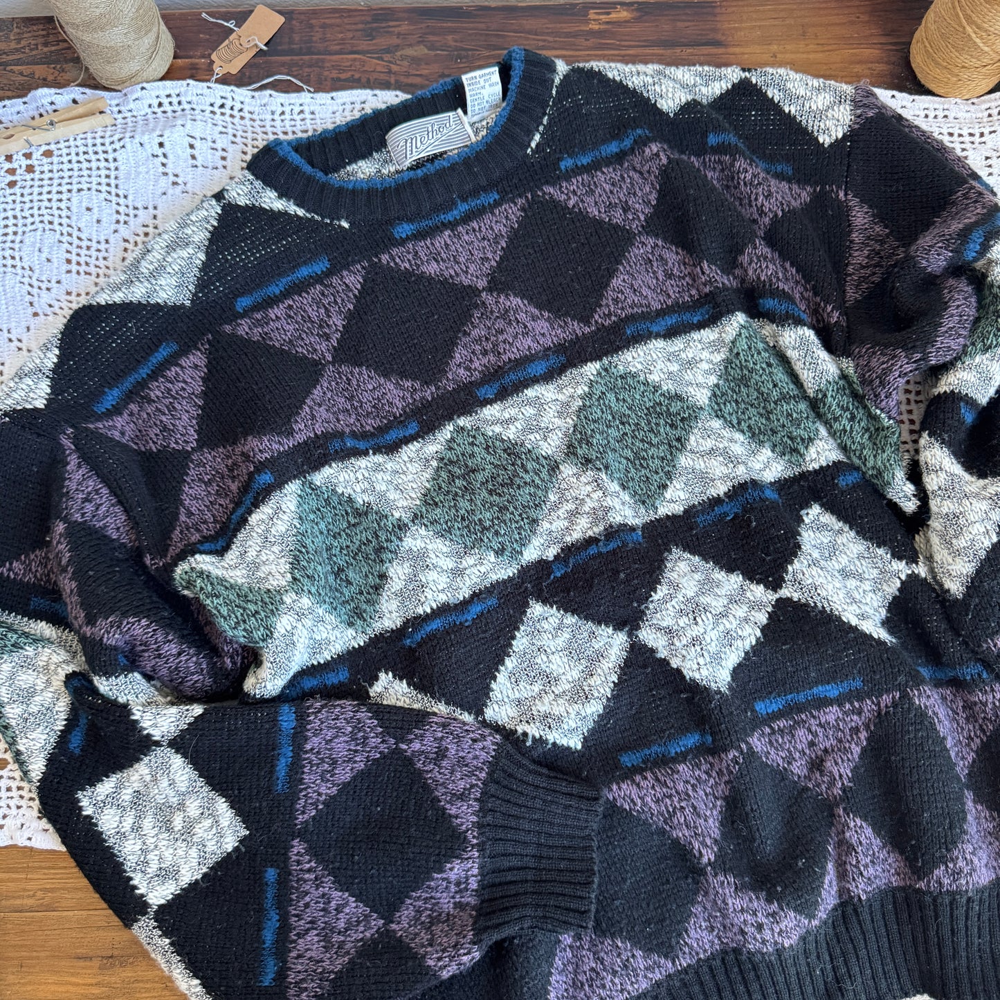 Vintage Diamond Patterned Sweater (M)