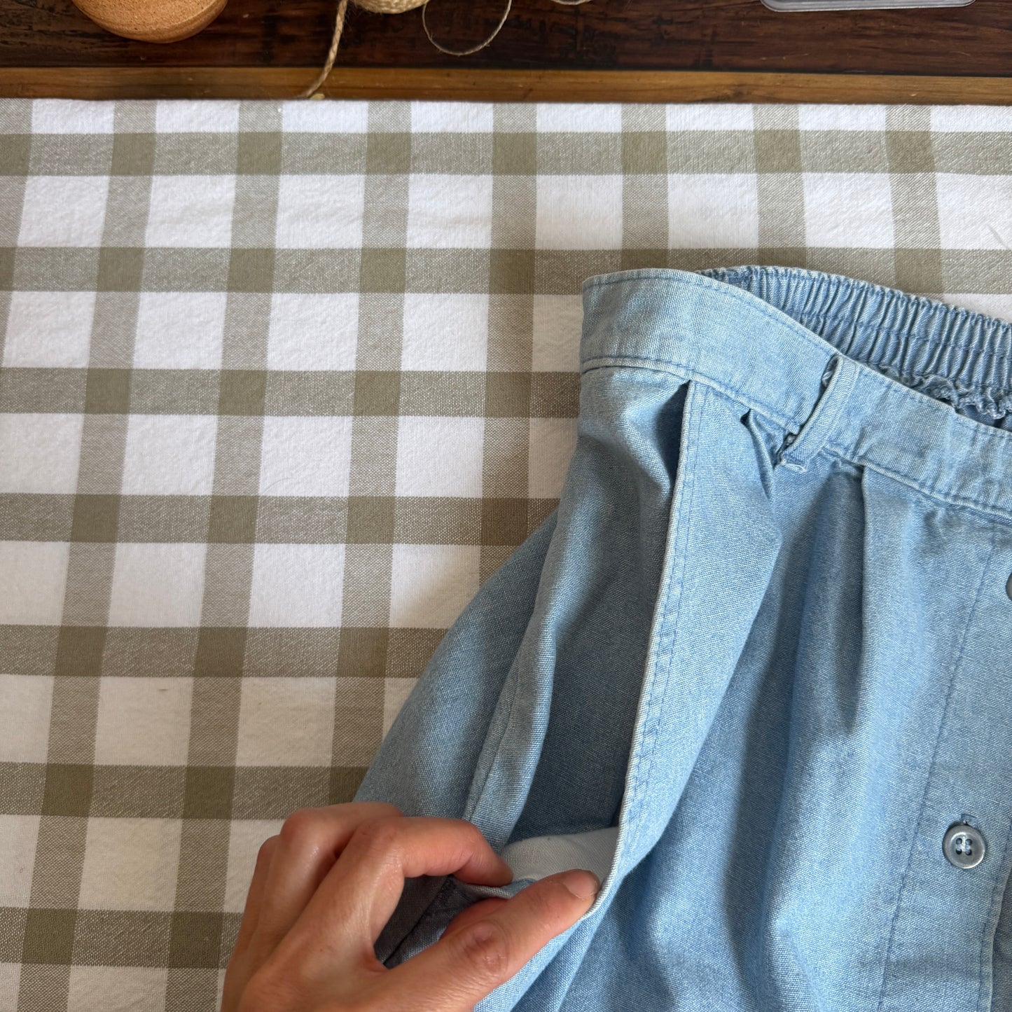 Vintage Levi's Buttoned Denim Skirt (30-31W)
