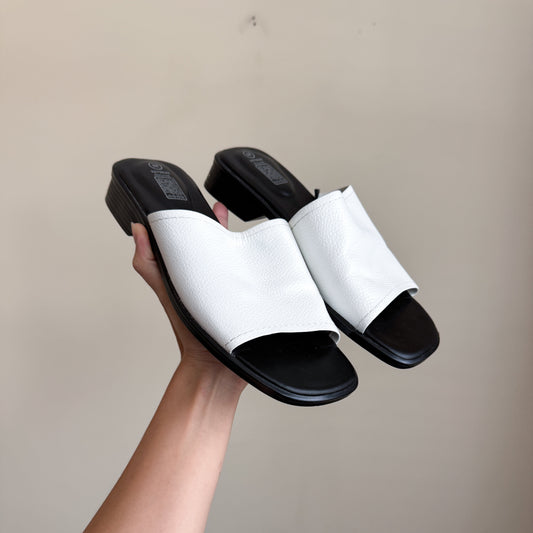 Y2K Leather Slide Sandals (8W)