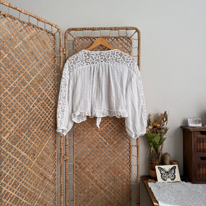 AE V-Neck Lace Tie-Front Blouse (XL)