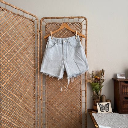 Vintage Lee Light Wash Denim Shorts (26-27W)