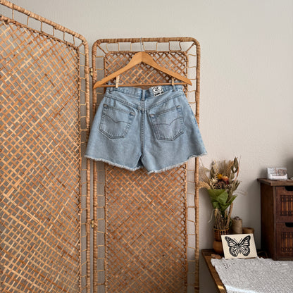 Vintage Floral Pocket Denim Shorts (30W)