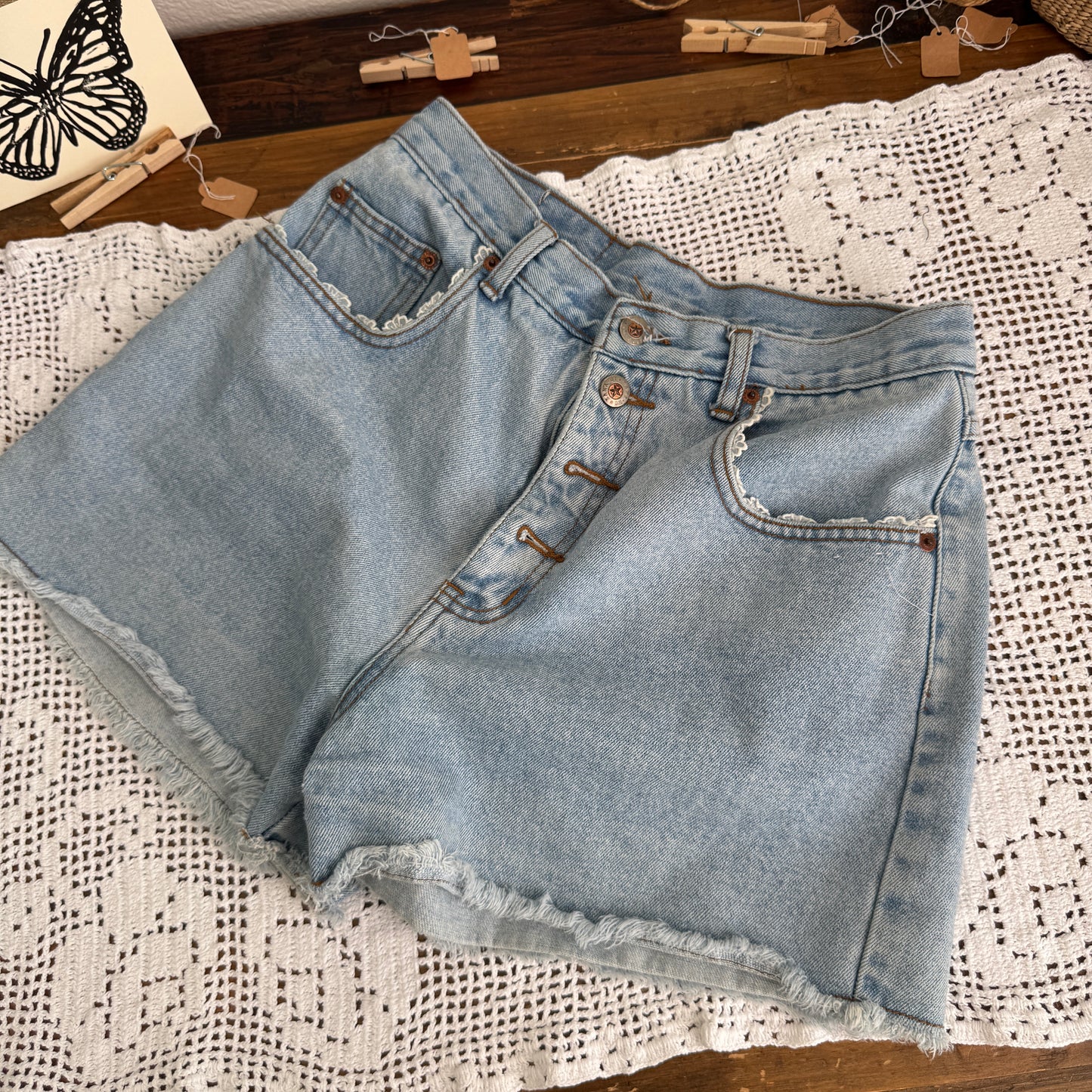 Vintage Floral Pocket Denim Shorts (30W)