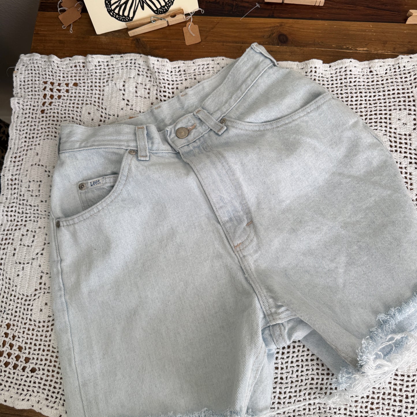 Vintage Lee Light Wash Denim Shorts (26-27W)