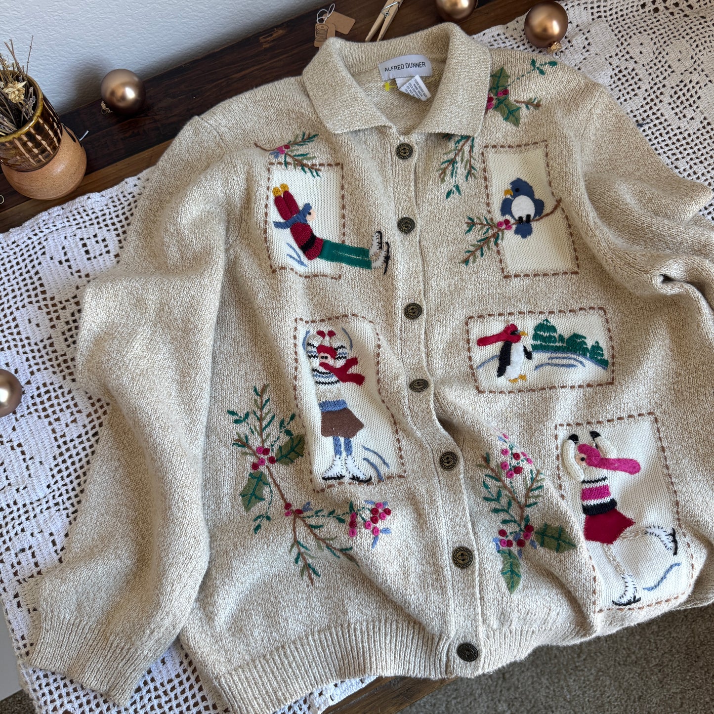 Vintage Winter Skaters Collared Buttoned Cardigan (L)