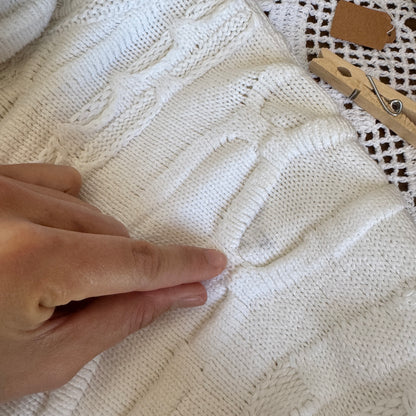 RARE Vintage Coogi-Style Charlie Brown Embroidered Sweater (XL)