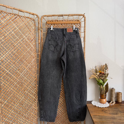Levi's Cinch Barrel Denim Jeans (26W)