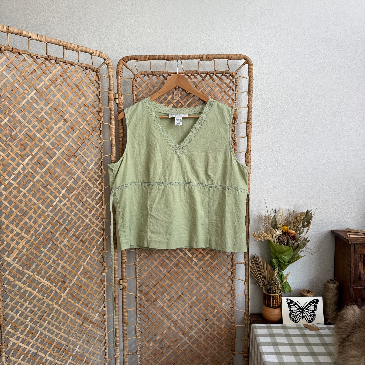 Vintage Lace Trim Linen Blend Tank (XL)