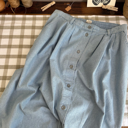 Vintage Levi's Buttoned Denim Skirt (30-31W)