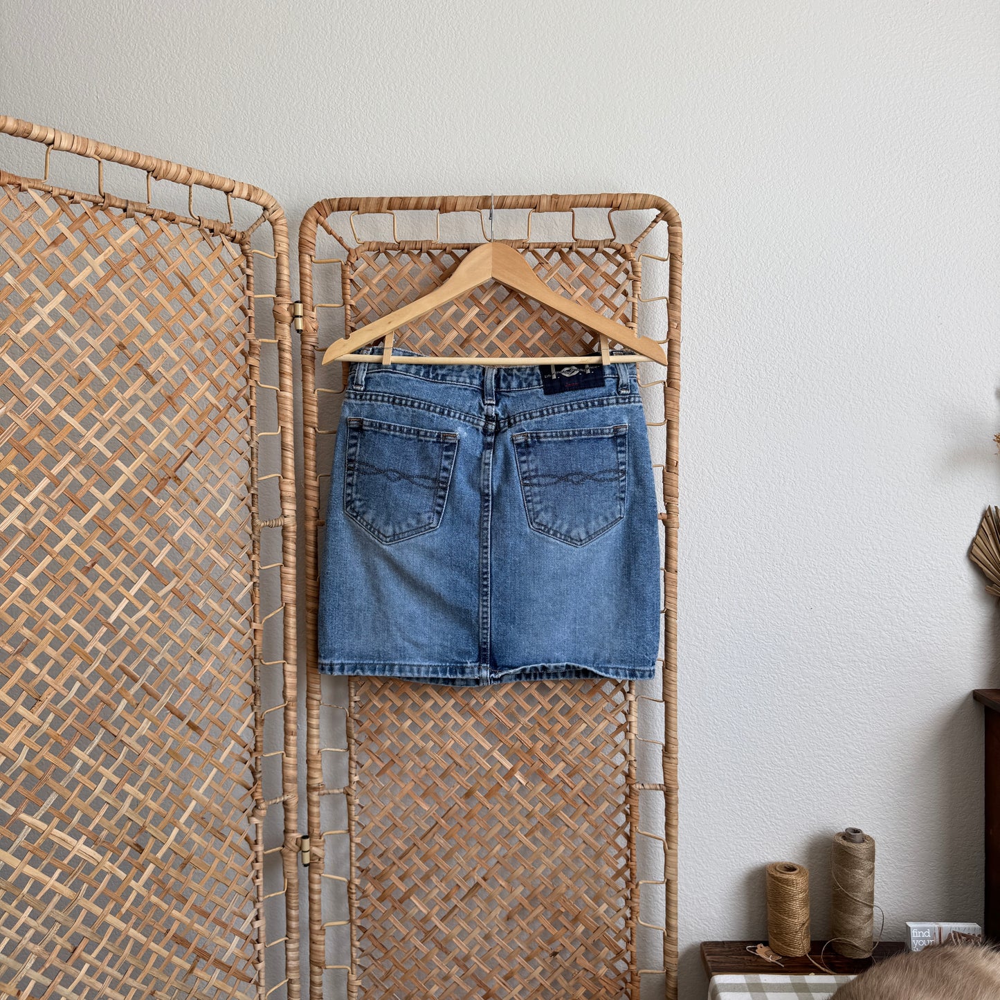 Vintage Y2K Denim Mini Skirt (30W)