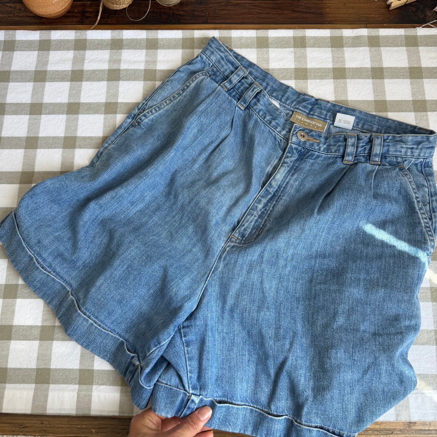 Vintage Pleated Chambray Denim Shorts (28W)