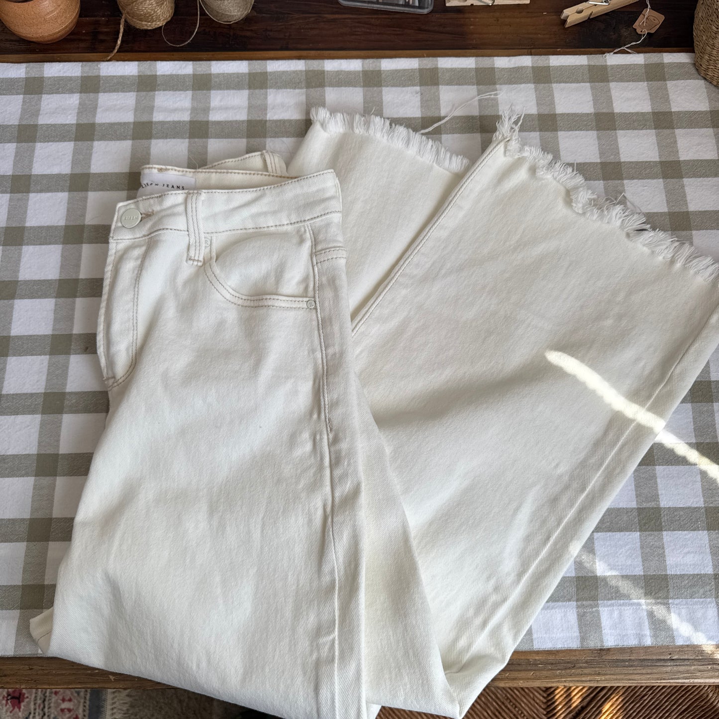 Risen High-Rise Wide Leg Jeans (26W)