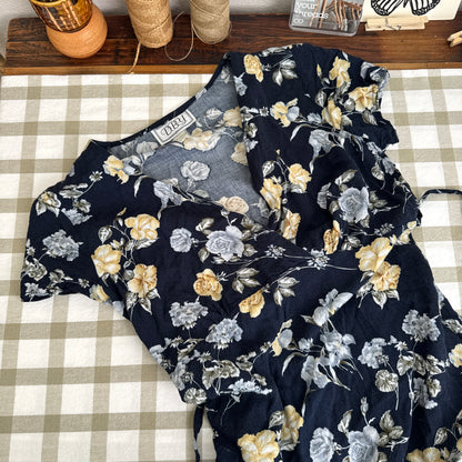 Vintage Floral Mini Dress (XS-M)