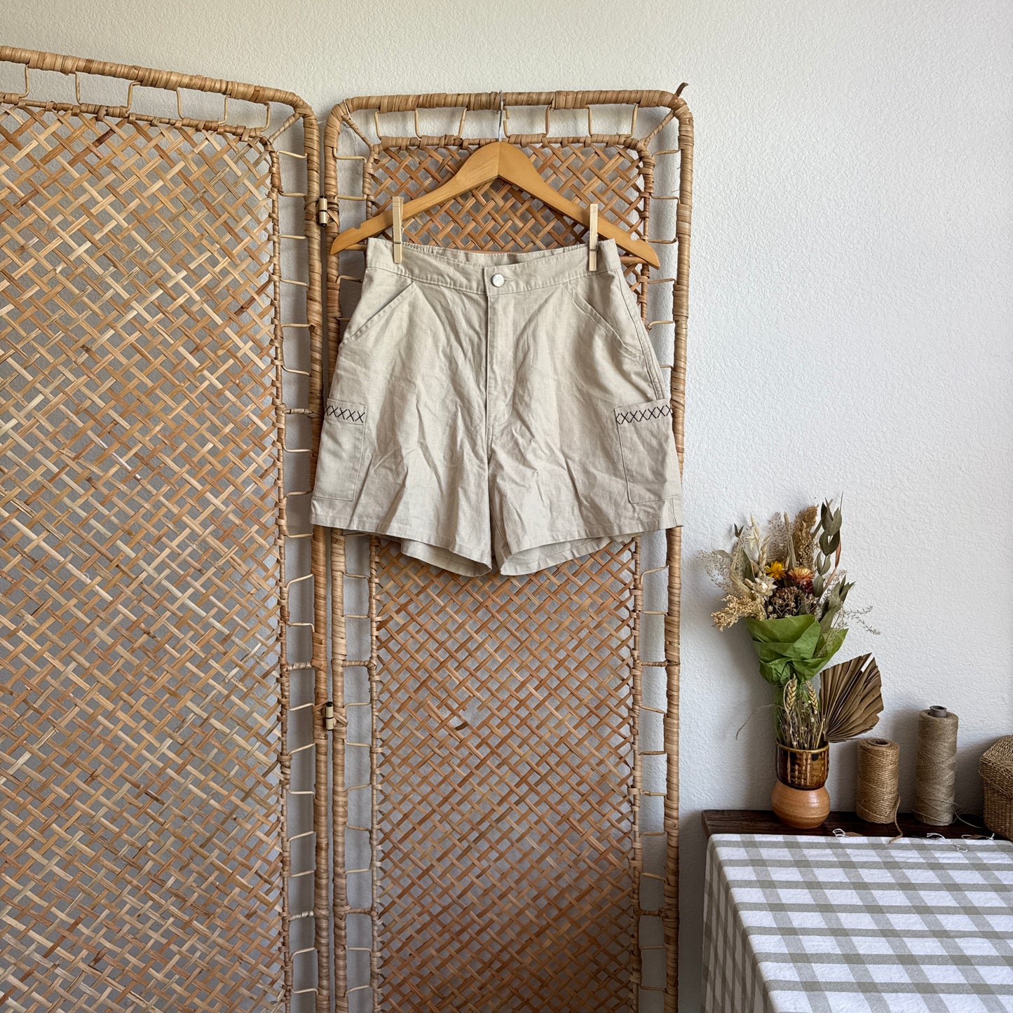 The Sand Bar Linen Shorts (S/26-29W)